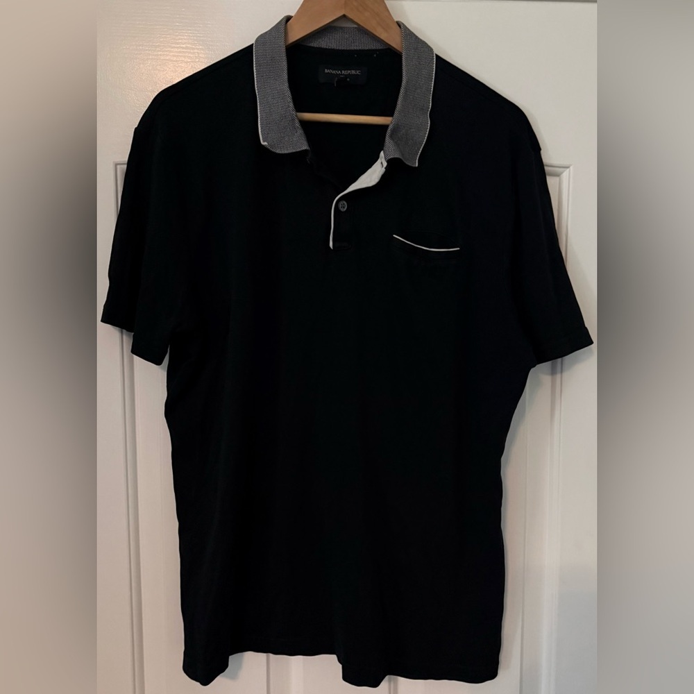 Banana Republic Men’s XL Black Piped Dress Polo Shirt Cotton Gray Collar EUC